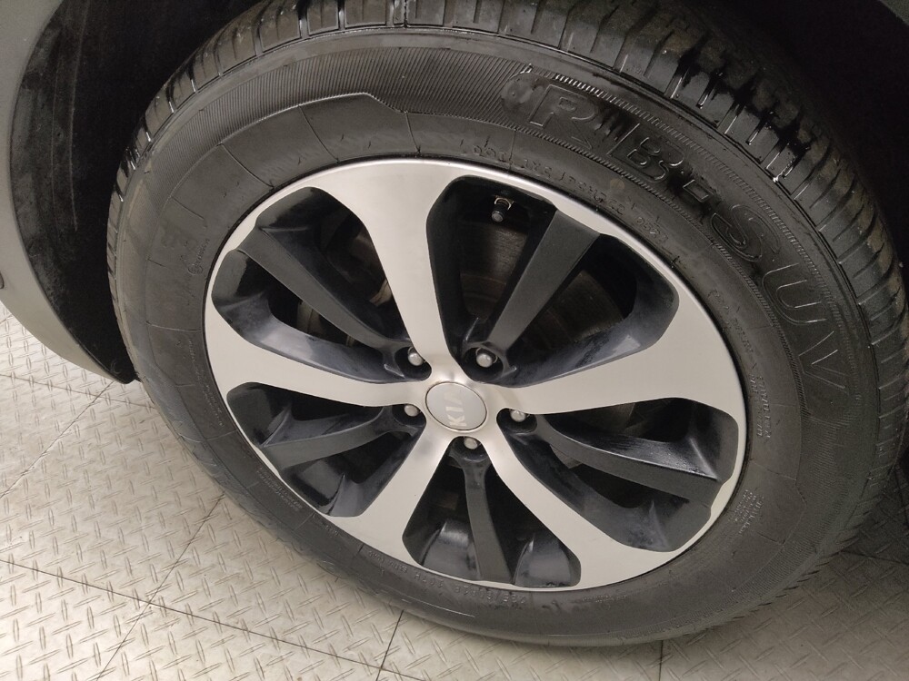 2018 Kia Sorento in Peoria, IL 61615 - 18127372 31