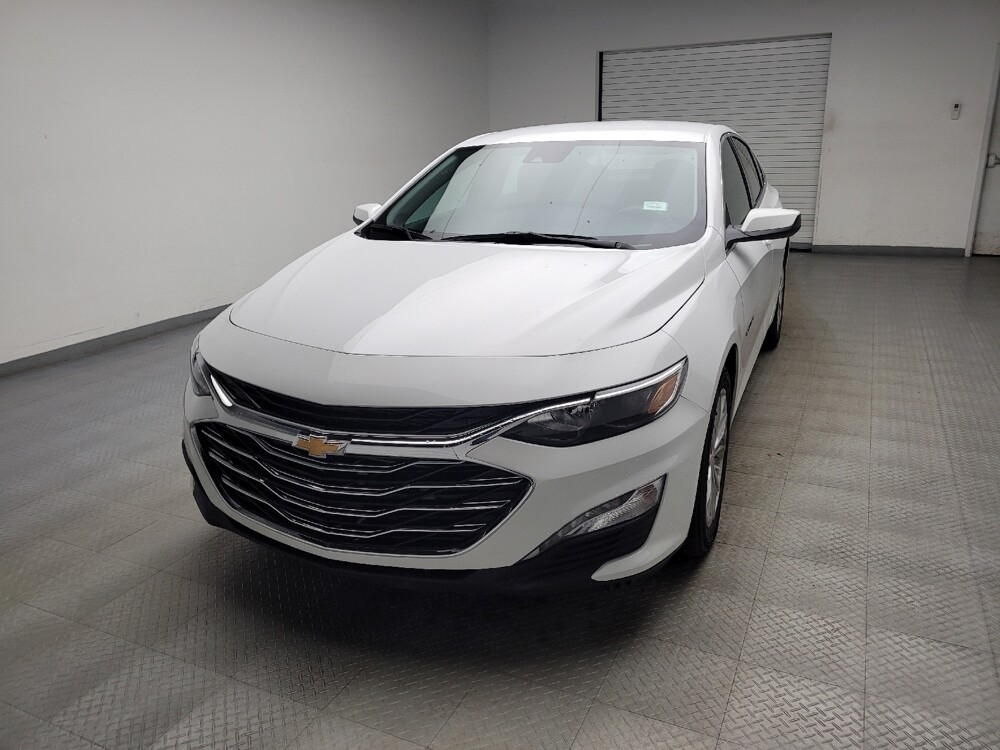 2025 Chevrolet Malibu in Eastpointe, MI 48021 - 18127385 15