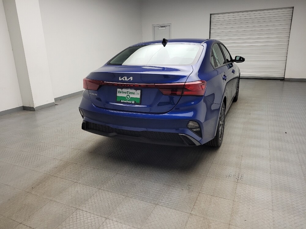 2023 Kia Forte in Eastpointe, MI 48021 - 18127386 7