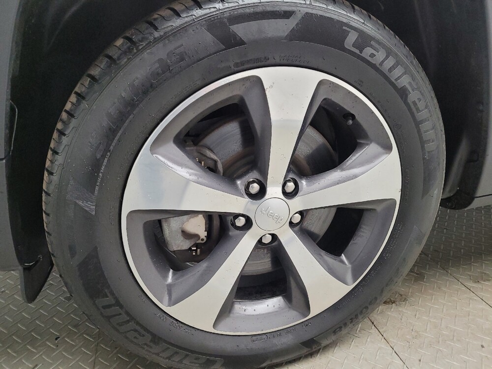 2019 Jeep Cherokee in Eastpointe, MI 48021 - 18127396 31