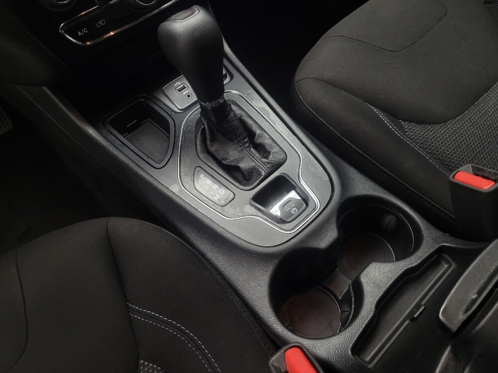 2019 Jeep Cherokee in Highland, IN 46322 - 18127399 26