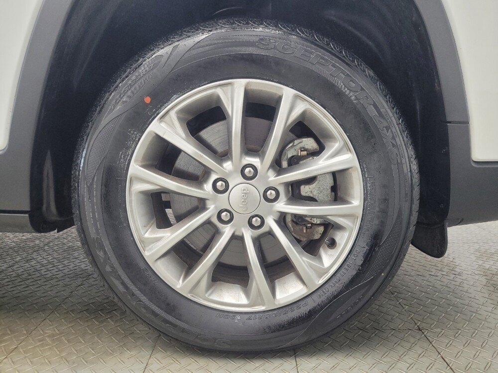 2021 Jeep Cherokee in Highland, IN 46322 - 18127401 31