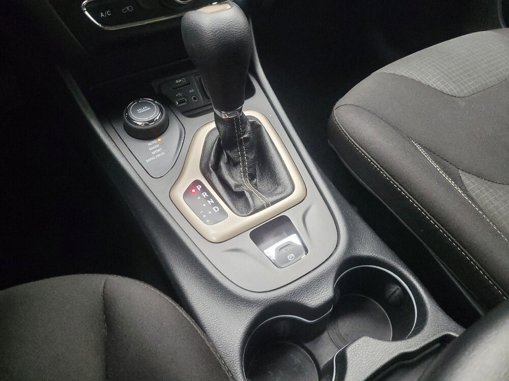 2015 Jeep Cherokee in Ft Wayne, IN 46805 - 18127403 26