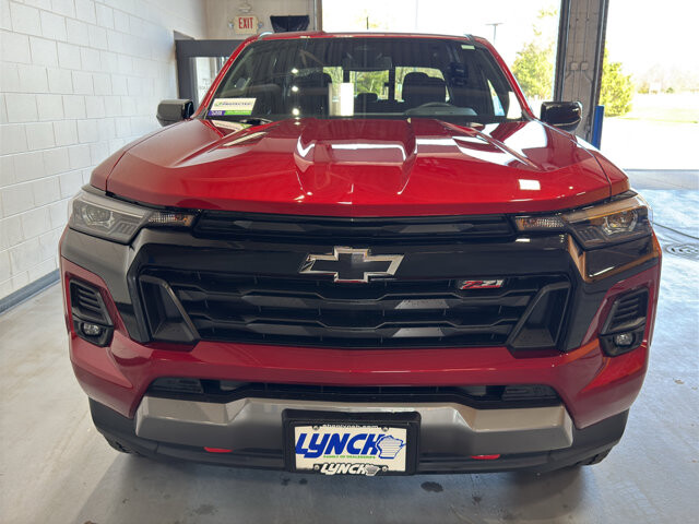 2023 Chevrolet Colorado in Burlington, WI 53105 - 18127420 8
