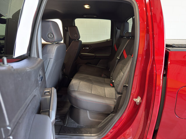 2023 Chevrolet Colorado in Burlington, WI 53105 - 18127420 10