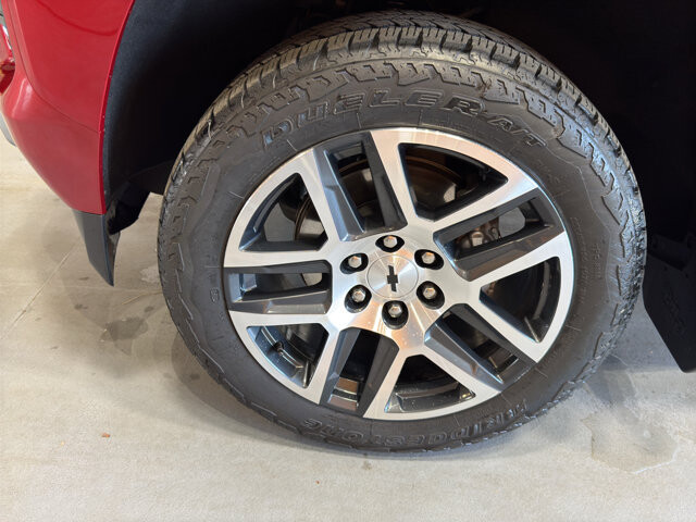 2023 Chevrolet Colorado in Burlington, WI 53105 - 18127420 9