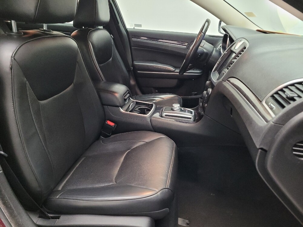 2019 Chrysler 300 in Riverside, CA 92504 - 18127442 21