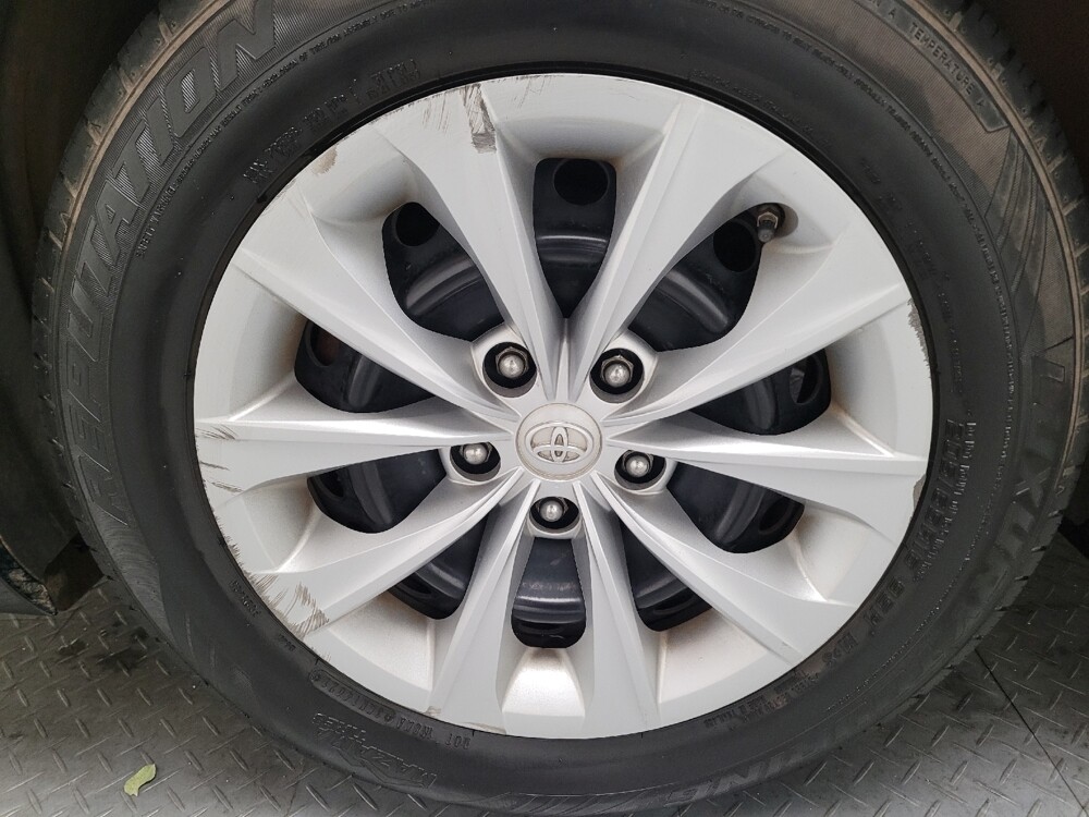 2015 Toyota Camry in Fresno, CA 93726 - 18127443 31