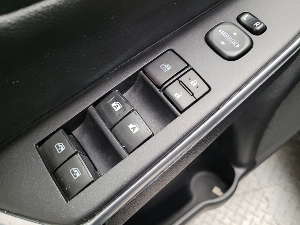 2015 Toyota Camry in Fresno, CA 93726 - 18127443 27