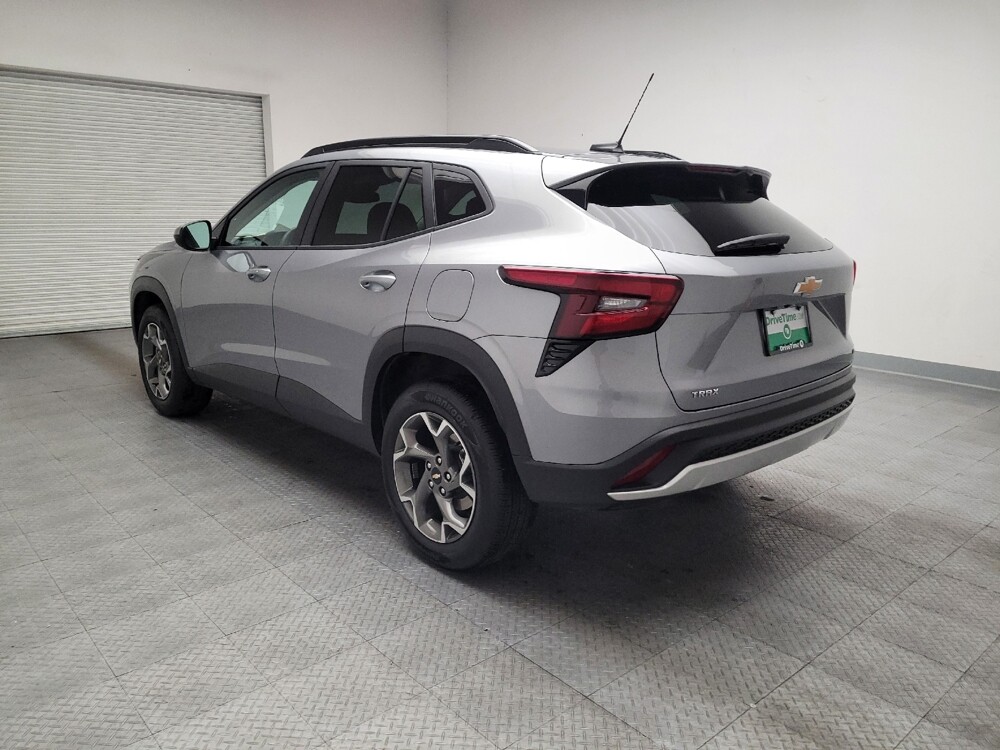 2025 Chevrolet Trax in Sacramento, CA 95821 - 18127447 5