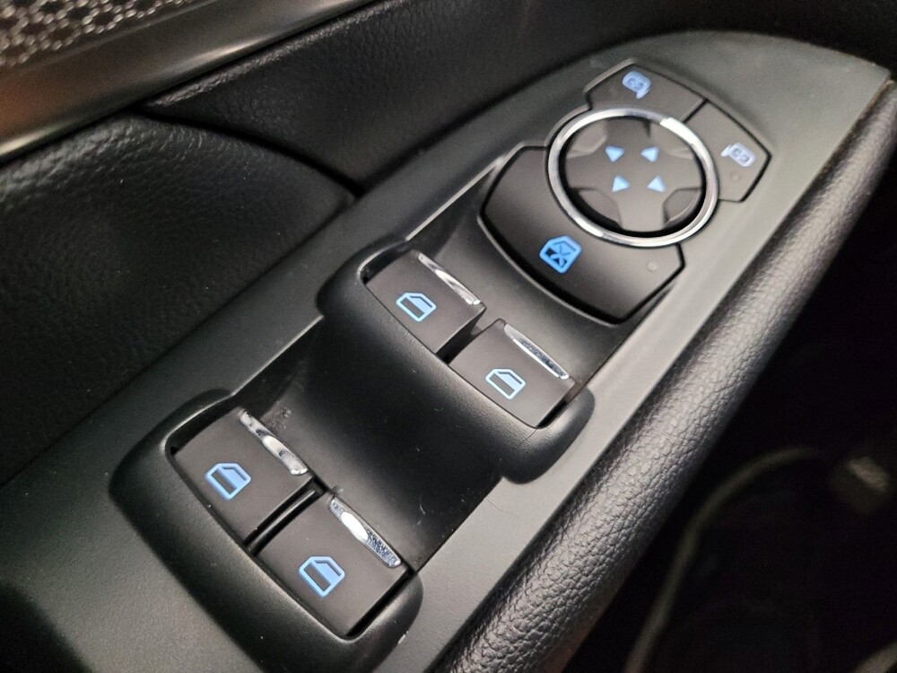 2019 Ford Explorer in Fresno, CA 93726 - 18127459 27