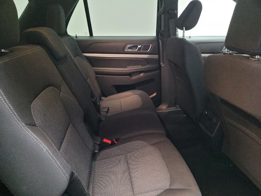 2019 Ford Explorer in Fresno, CA 93726 - 18127459 19