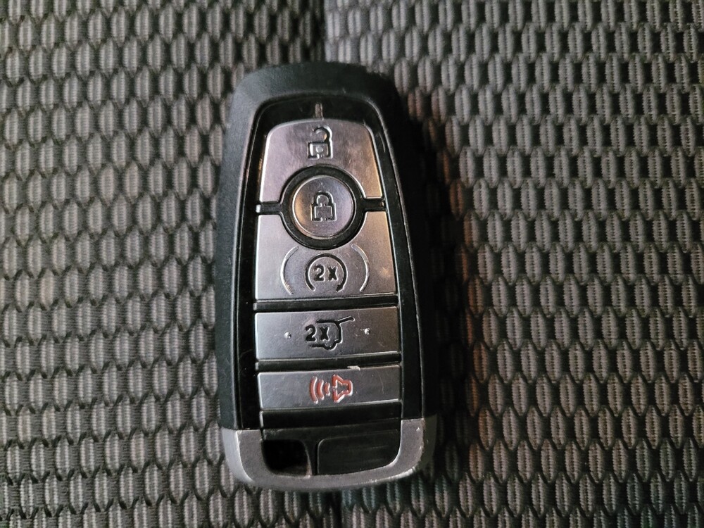 2019 Ford Explorer in Fresno, CA 93726 - 18127459 32