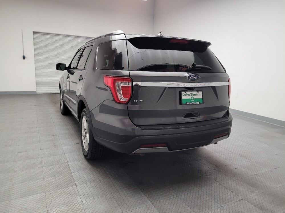 2019 Ford Explorer in Fresno, CA 93726 - 18127459 5