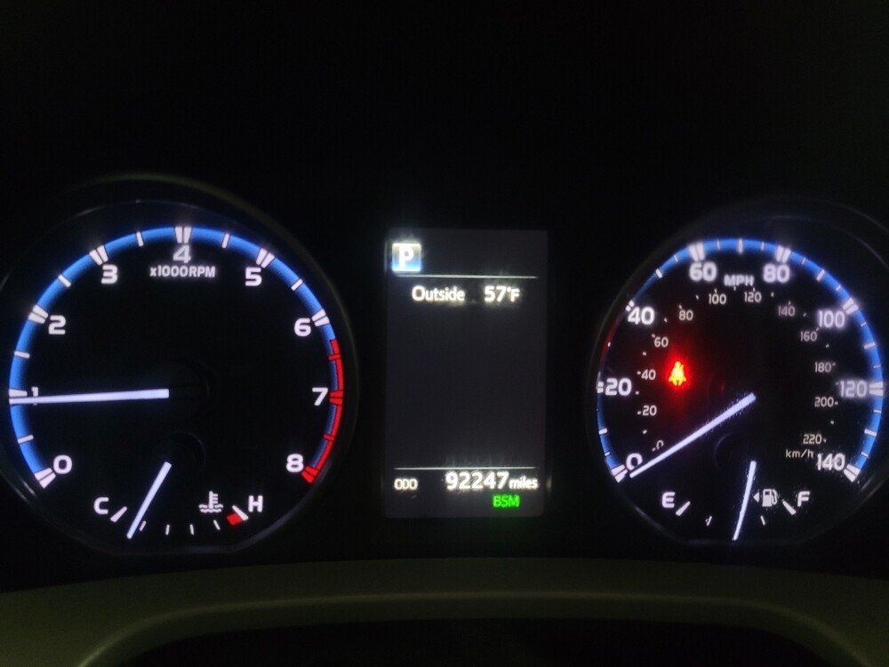 2018 Toyota RAV4 in Marietta, GA 30062 - 18127465 23