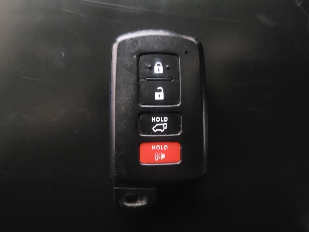 2018 Toyota RAV4 in Marietta, GA 30062 - 18127465 32