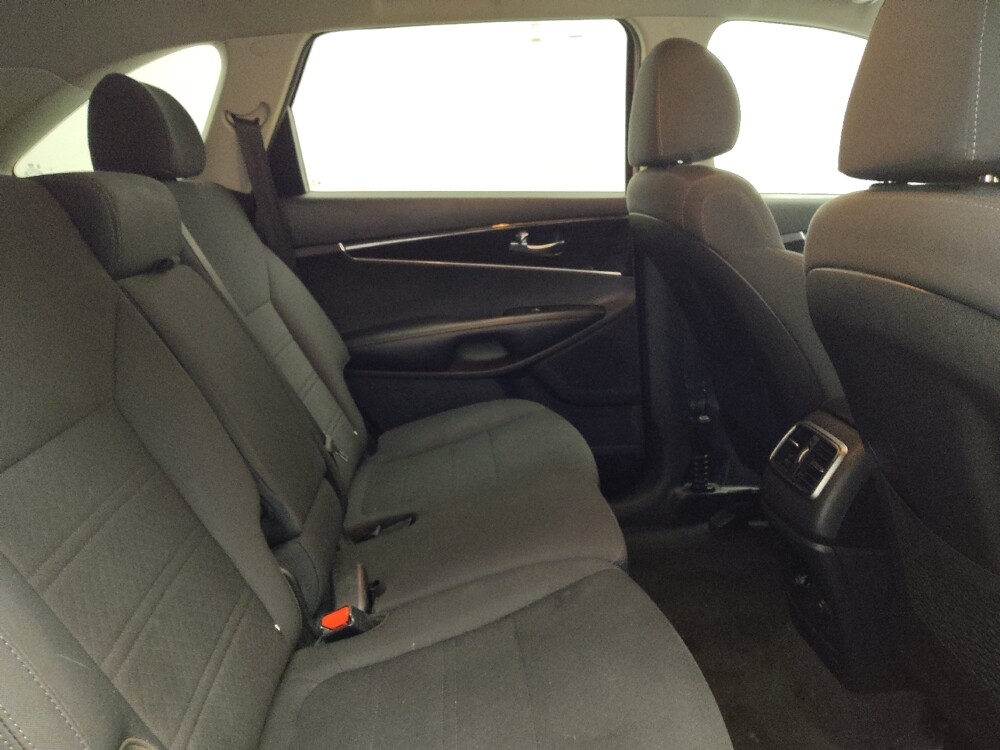 2019 Kia Sorento in Arlington, TX 76011 - 18127490 19
