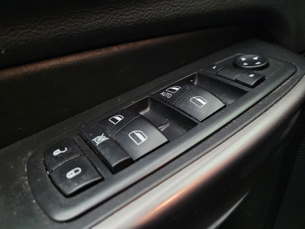 2019 Jeep Cherokee in Chandler, AZ 85225 - 18127503 27