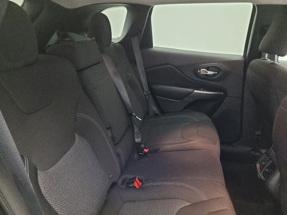 2019 Jeep Cherokee in Chandler, AZ 85225 - 18127503 19