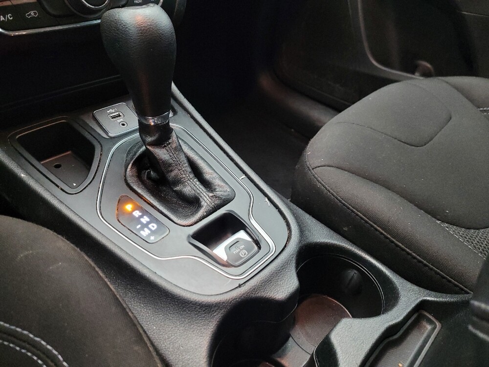 2019 Jeep Cherokee in Chandler, AZ 85225 - 18127503 26