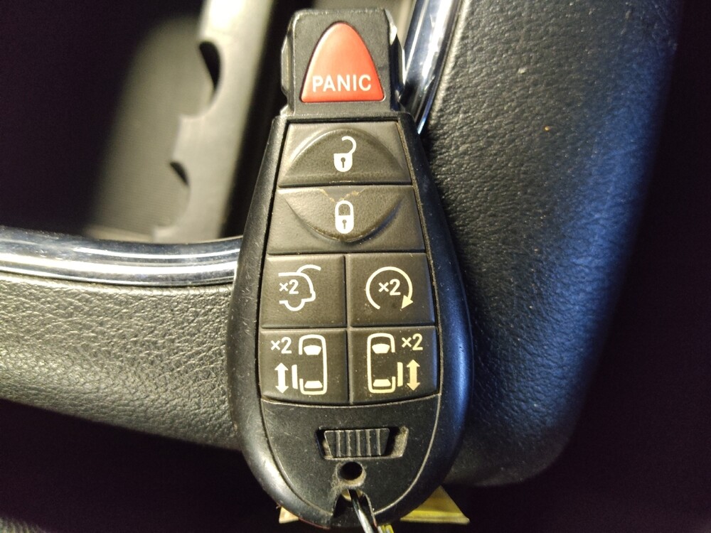 2017 Dodge Grand Caravan in Clearwater, FL 33764 - 18127536 32