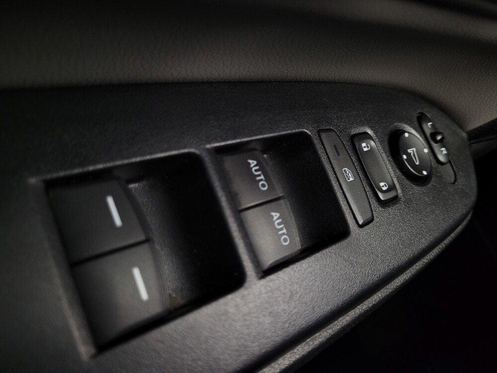 2017 Honda CR-V in Las Vegas, NV 89104 - 18127547 27