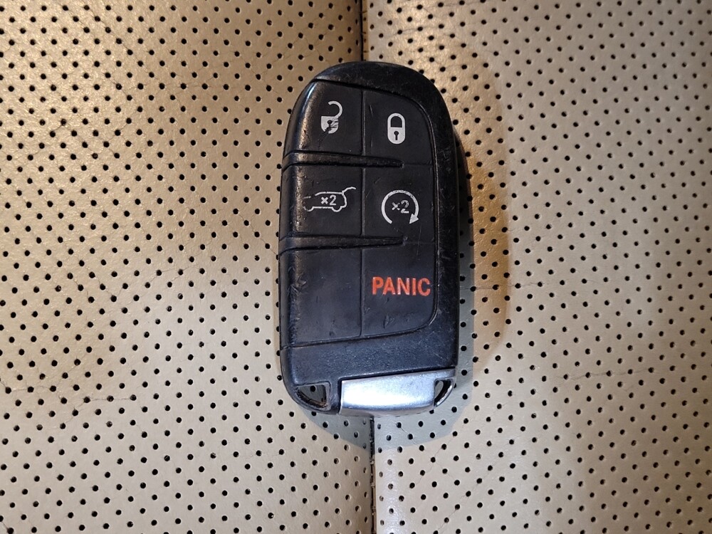 2016 Jeep Grand Cherokee in Hialeah, FL 33014 - 18127569 32