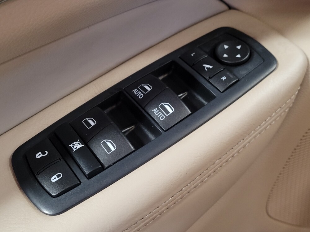 2016 Jeep Grand Cherokee in Hialeah, FL 33014 - 18127569 27