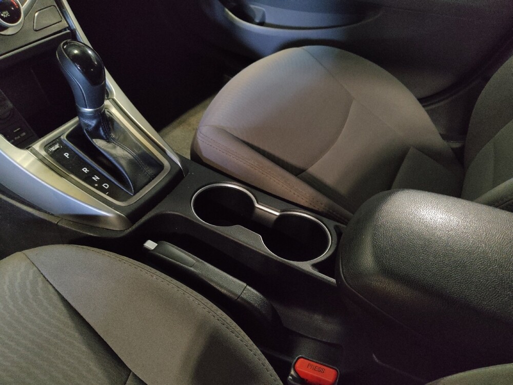 2016 Hyundai Elantra in Jacksonville, FL 32210 - 18127574 26