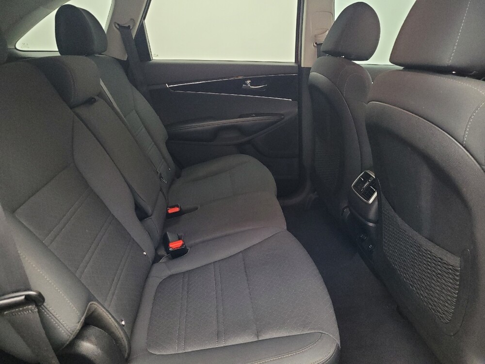 2020 Kia Sorento in Orlando, FL 32808 - 18127585 19