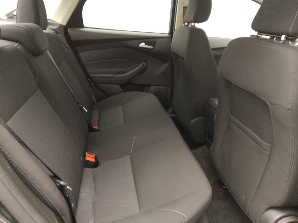 2018 Ford Focus in Jacksonville, FL 32210 - 18127594 19