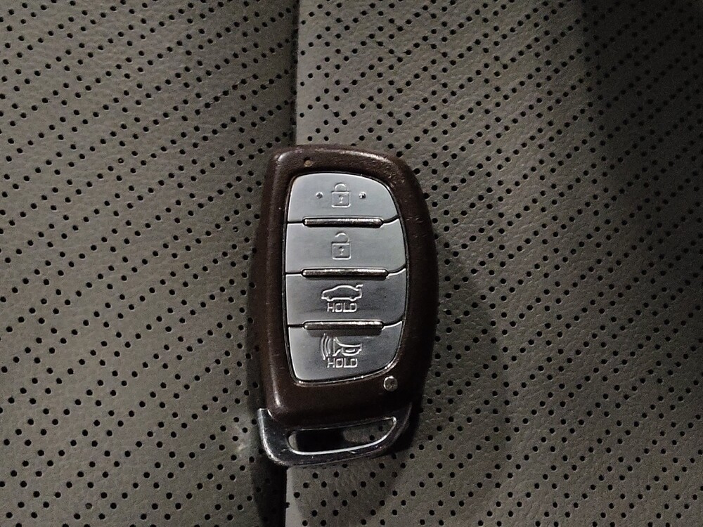 2020 Hyundai Elantra in Savannah, GA 31419 - 18127596 32