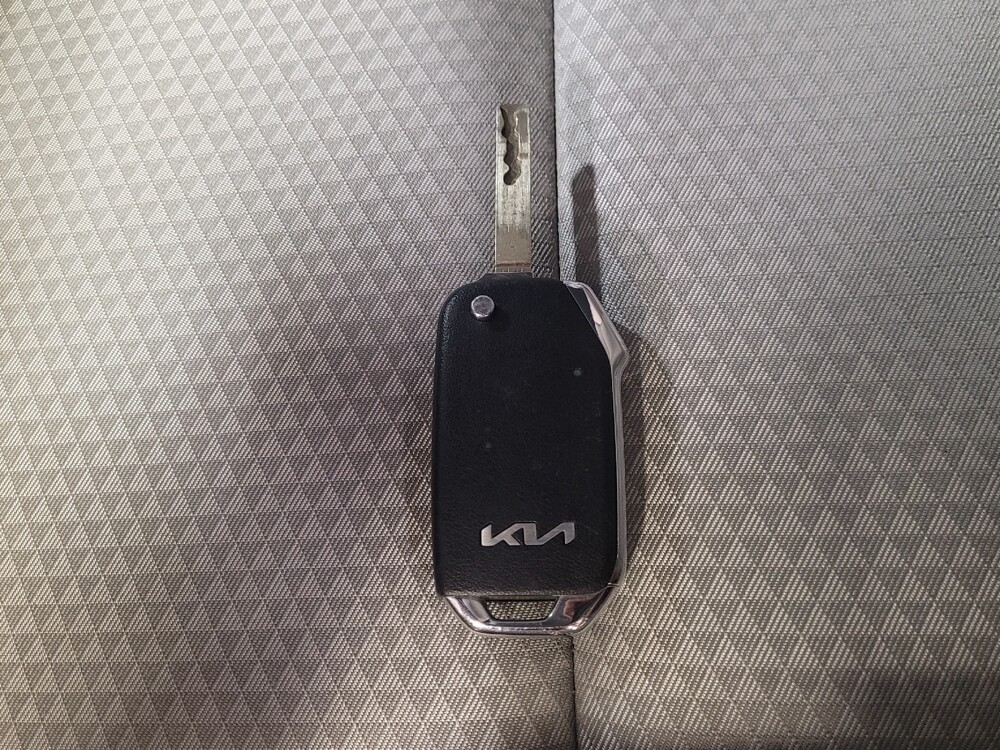 2025 Kia Soul in Hialeah, FL 33014 - 18127609 32