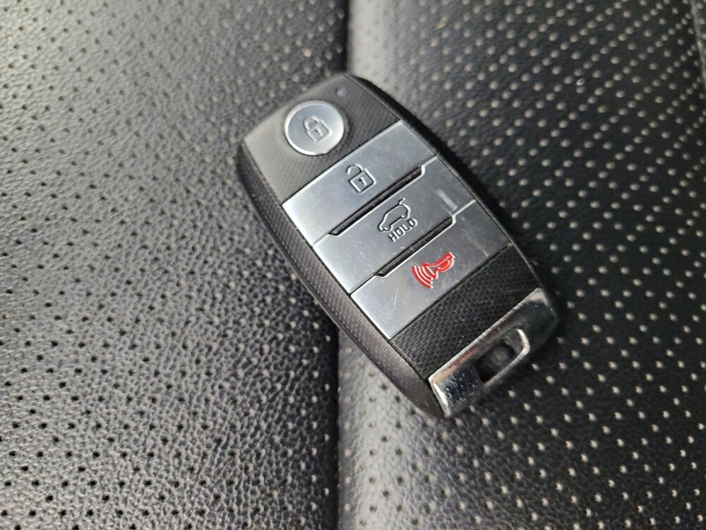 2019 Kia Sorento in Fayetteville, NC 28304 - 18127621 32