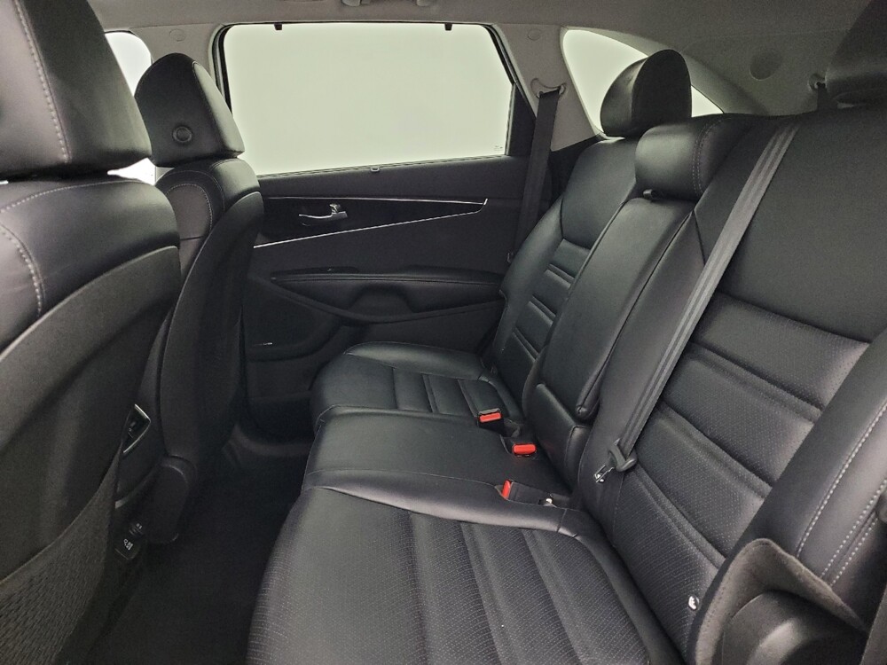 2019 Kia Sorento in Fayetteville, NC 28304 - 18127621 18