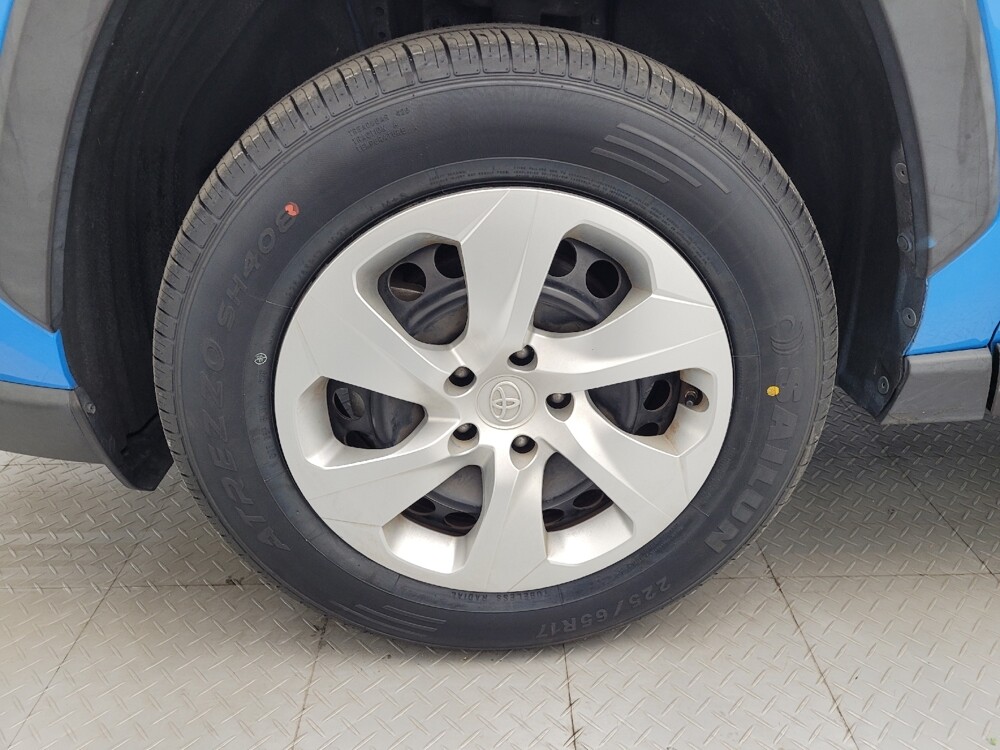 2020 Toyota RAV4 in Greensboro, NC 27407 - 18127624 31