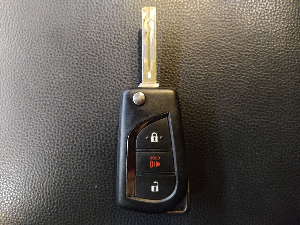 2020 Toyota RAV4 in Greensboro, NC 27407 - 18127624 32