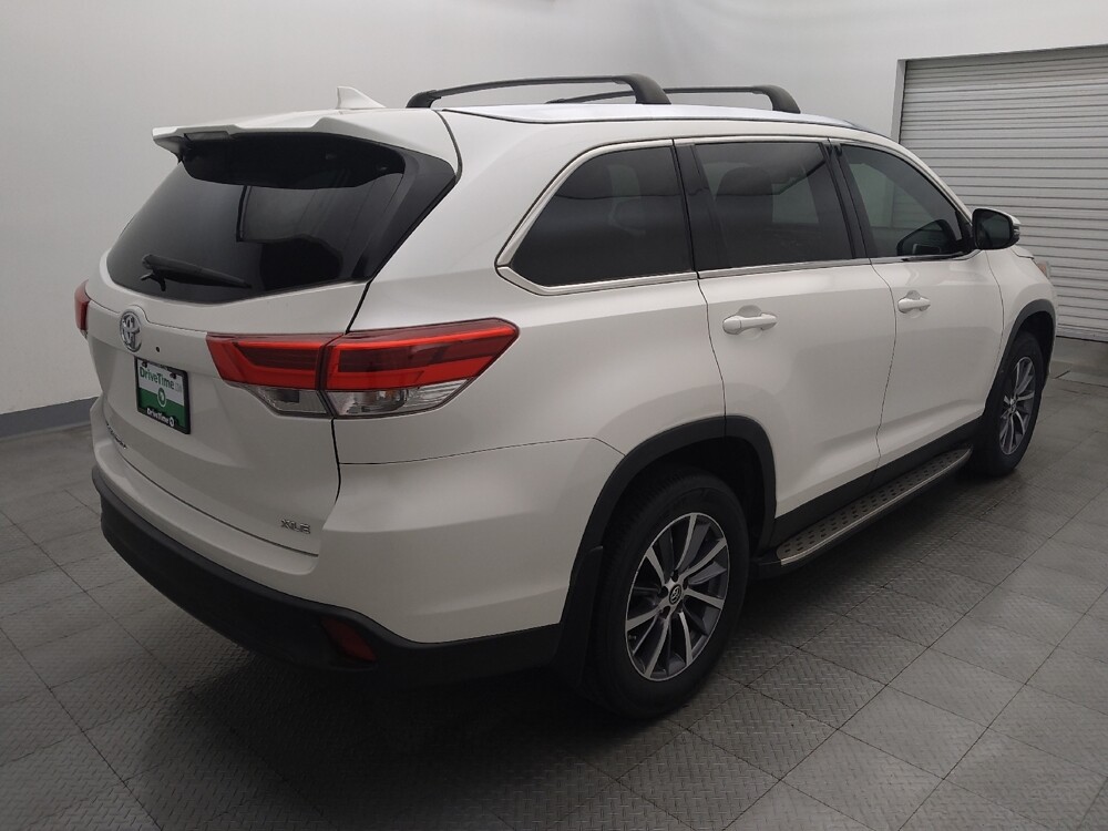 2019 Toyota Highlander in Tyler, TX 75701 - 18127665 9
