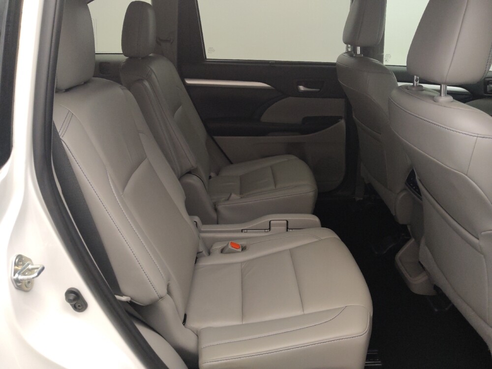 2019 Toyota Highlander in Tyler, TX 75701 - 18127665 19