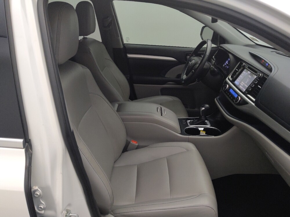 2019 Toyota Highlander in Tyler, TX 75701 - 18127665 21