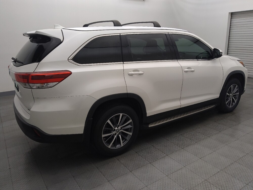 2019 Toyota Highlander in Tyler, TX 75701 - 18127665 10
