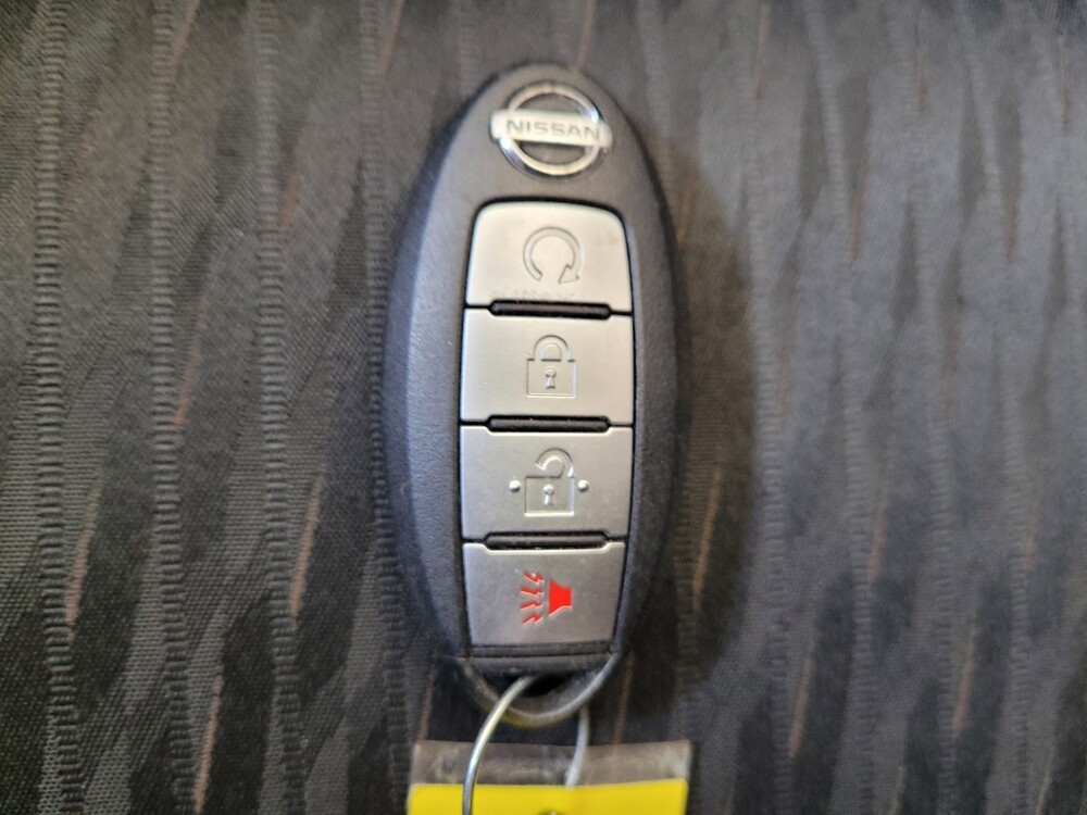 2017 Nissan Rogue in Louisville, KY 40258 - 18127668 32