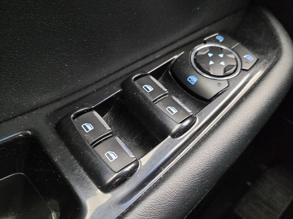 2019 Ford Edge in Louisville, KY 40258 - 18127673 27