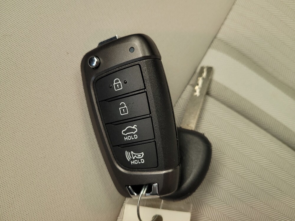 2023 Hyundai Sonata in Miamisburg, OH 45342 - 18127675 32