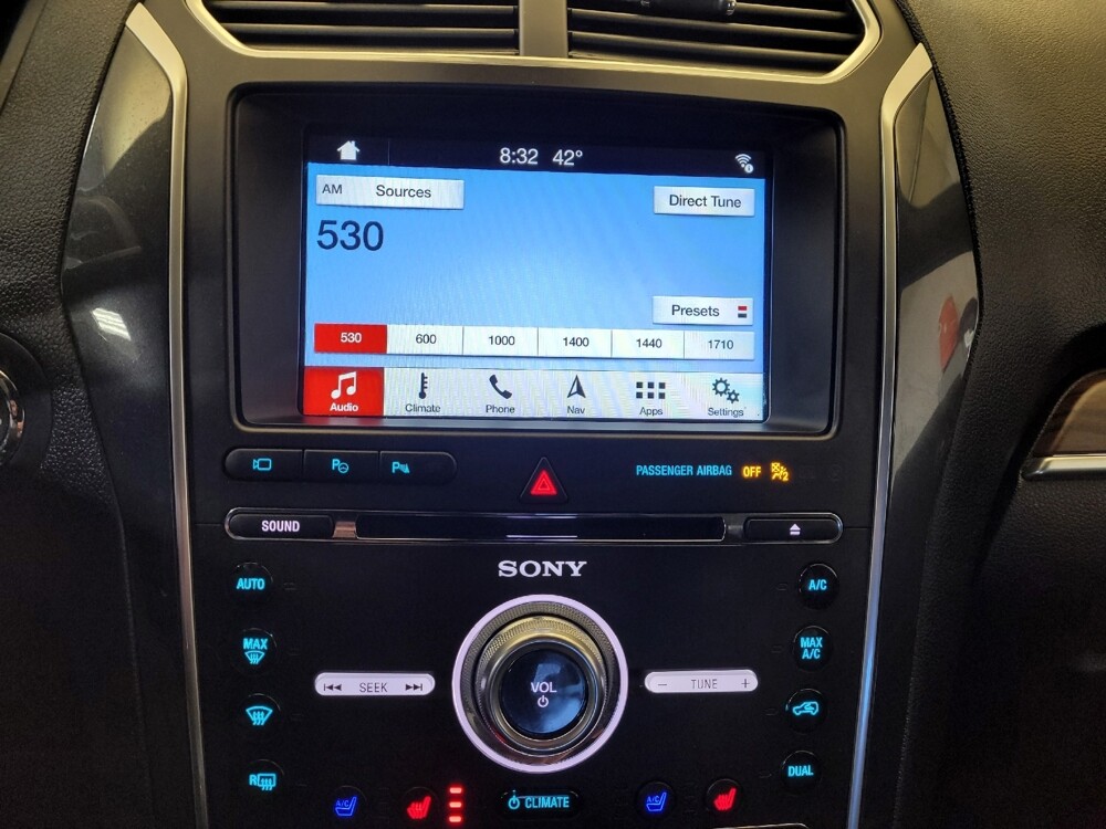 2018 Ford Explorer in Louisville, KY 40258 - 18127676 25