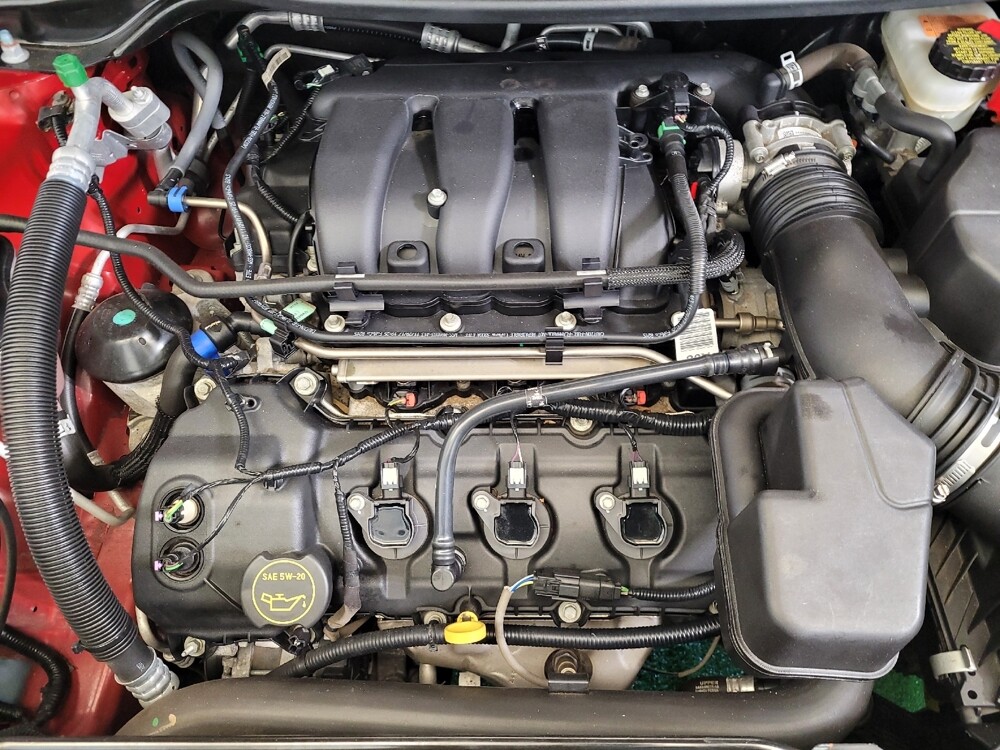 2018 Ford Explorer in Louisville, KY 40258 - 18127676 30