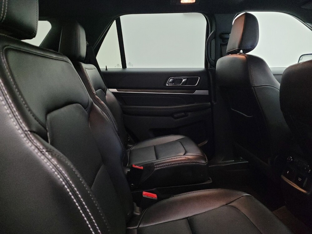 2018 Ford Explorer in Louisville, KY 40258 - 18127676 19