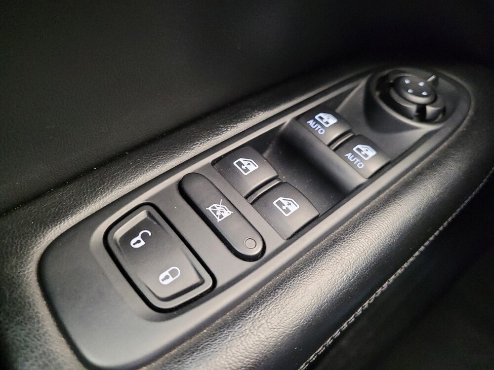 2021 Jeep Compass in Louisville, KY 40258 - 18127677 27