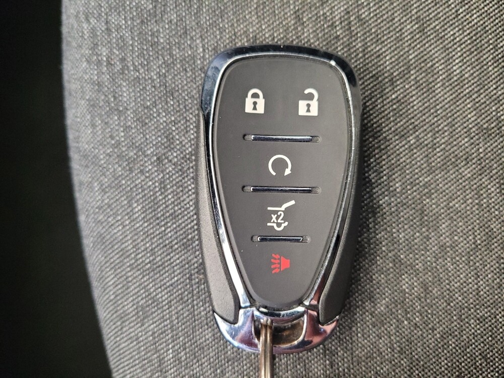 2024 Chevrolet Equinox in Louisville, KY 40258 - 18127680 32