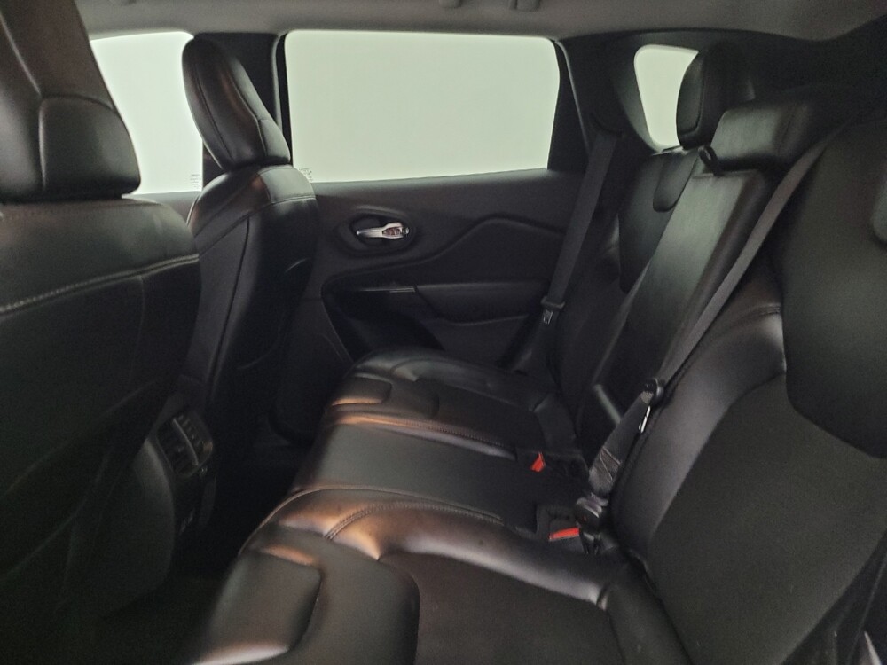 2021 Jeep Cherokee in Columbus, OH 43228 - 18127682 18